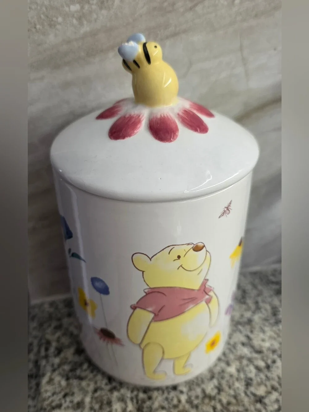NWT Disney 7in Ceramic Winnie The Pooh Cotton Jar Among The Flowers Honey Bee